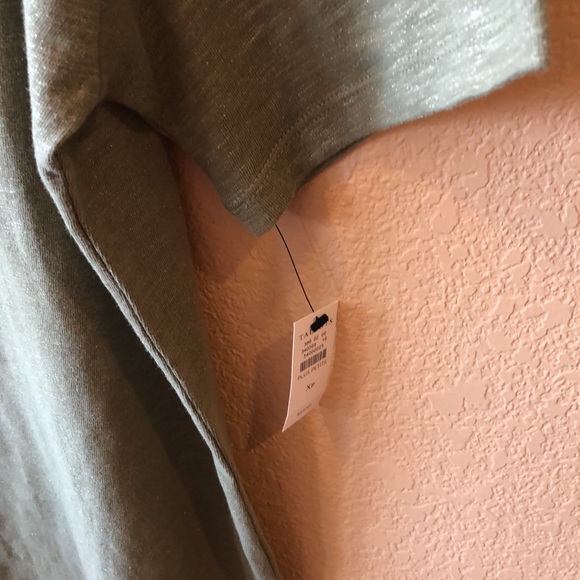 NWT V-Neck Short-Sleeve Tee Petite Plus Size X Olive Green - Picture 5 of 6